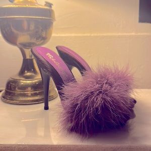 Fabulicious Padded high heel feather slippers!